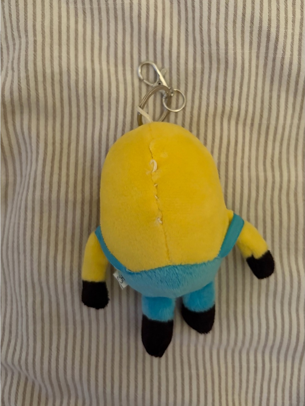 Small Despicable Me Minion Dave Plush Keychain - Picture 5 of 5